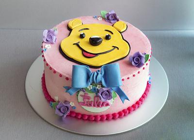 Winnie the Pooh - Cake by Laura Dachman