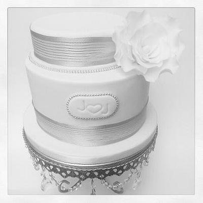 White Rose Wedding Cake - Cake by eunicecakedesigns