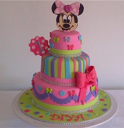 Minnie Mouse Cake - Cake by CupCake Garage