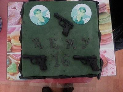 army/gun cake - Cake by becky