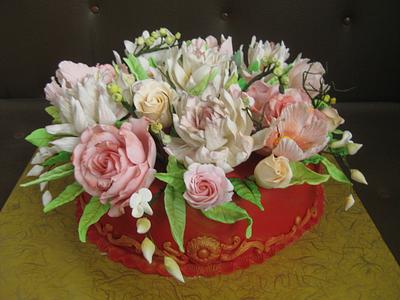 arrangement with sugar flowers - Cake by Martina Bikovska 