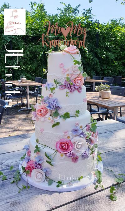 Romantic  spring  weddingcake - Cake by Judith-JEtaarten