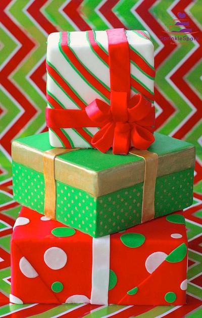 Christmas Presents - Cake by SprinkleSpark