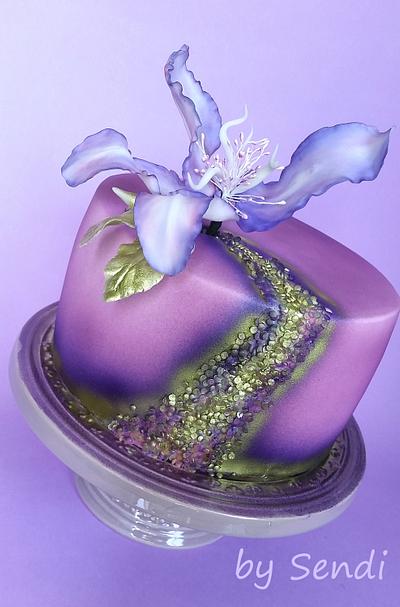 Purple with Gold sequins - Cake by Sendi