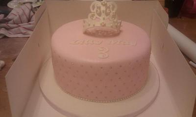 Pink tiara cake - Cake by Angharad