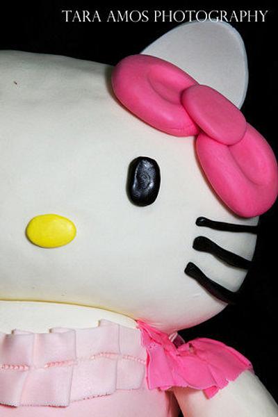 Hello Kitty 3D - Cake by NickySignatureCakes