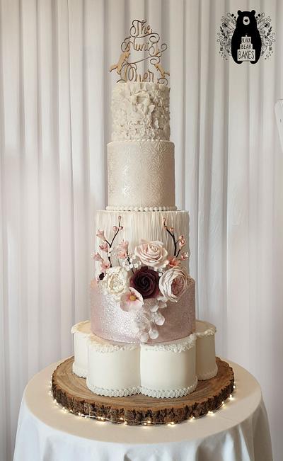 Wedding Cake - Cake by Elizabeth