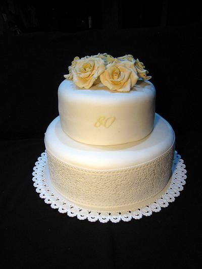 Birthday cake with lace and roses - Cake by Gabriela