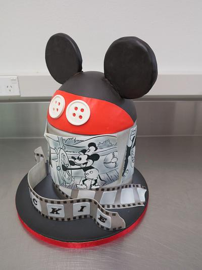 A collectors cake - Cake by Kevin Martin