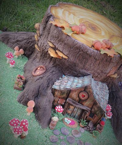 Fairy House Tree Stump - Cake by Shereen