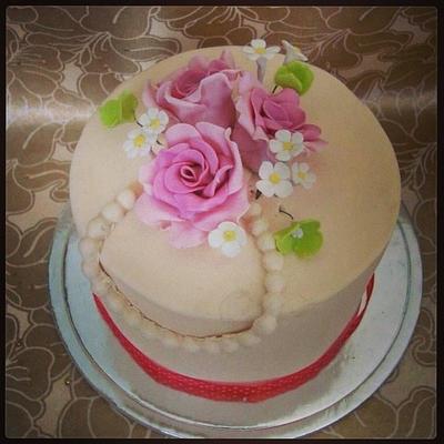 Vintage roses  - Cake by Ifrah
