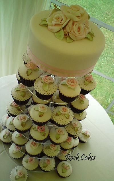 Shabby Chic wedding - Cake by RockCakes