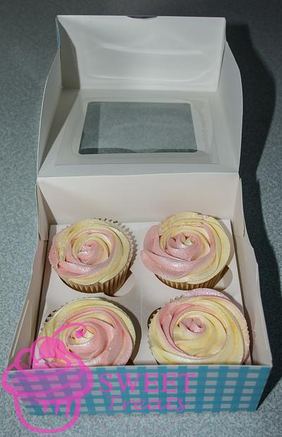 Simple Cupcakes for mother's Day - Cake by Tania V.