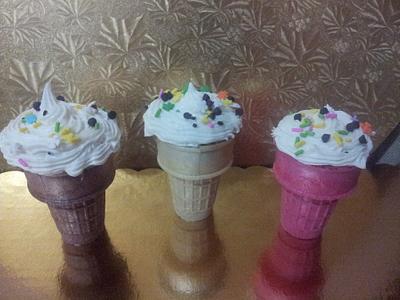 cupcakes in ice cream cup - Cake by Taima