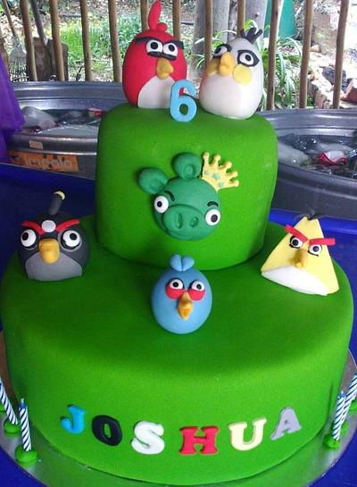 Angry birds - Cake by Beverley