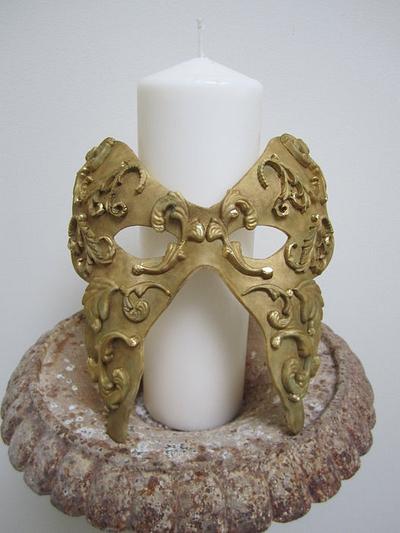 Gold Venetian Mask - Cake by Josiekins
