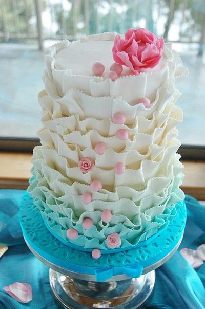 Teal Ruffles for a weeding cake - Cake by Maribel