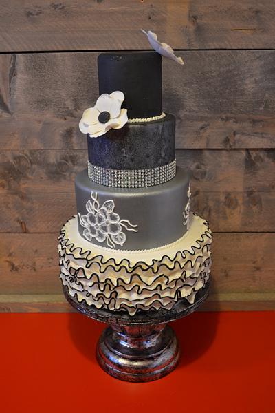 wedding cake black zilver white - Cake by Fantaartsie  Tamara van der Maden - Ritskes