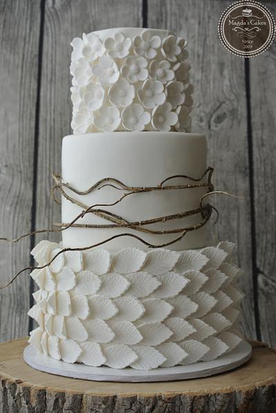 white wedding - Cake by Magda's cakes