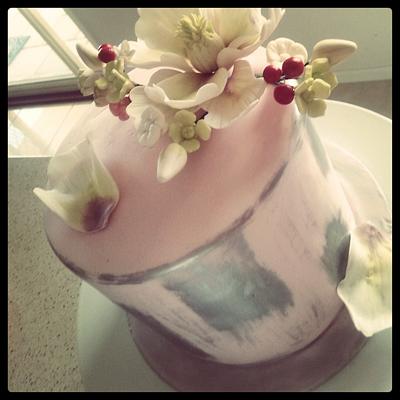 Magnolia with Silver dust. - Cake by Sini's Cakery 