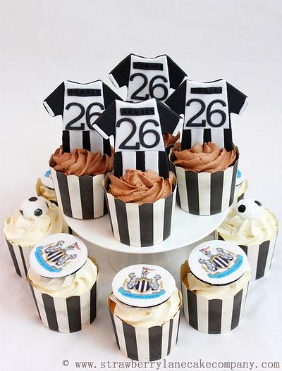 Newcastle United Cupcakes - Cake by Strawberry Lane Cake Company