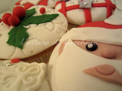 Christmas cupcakes - Cake by L'albero di zucchero