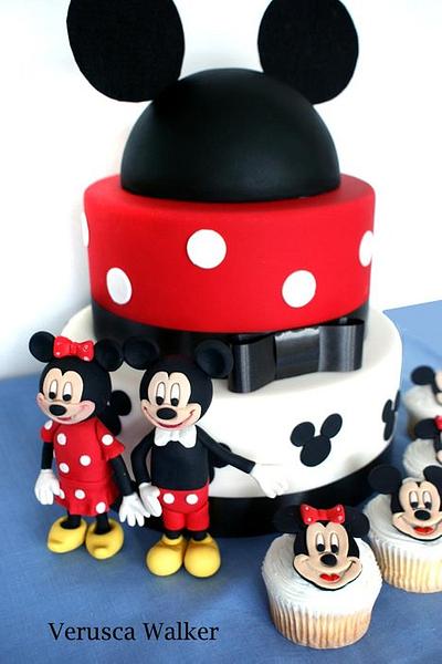 Mickey Mouse - Cake by Verusca Walker