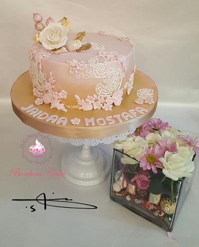 Lace and flower - Cake by mona ghobara/Bonboni Cake