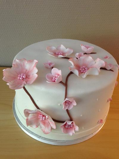 cake with gumpaste flowers - Cake by Alieke