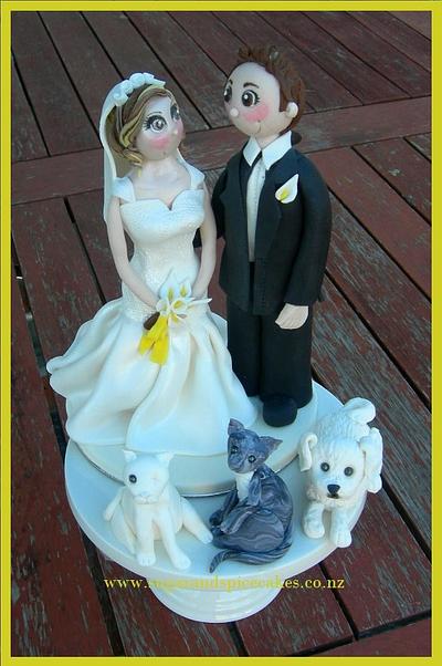 A Couple with their Fur Babies! Cake topper  - Cake by Mel_SugarandSpiceCakes