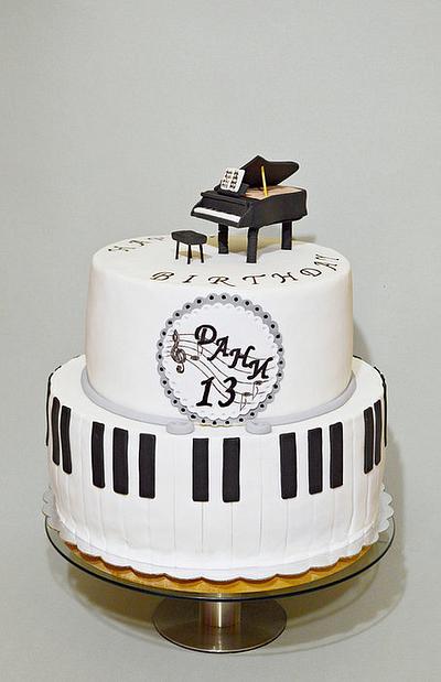 Grand Piano Cake - Cake by benyna