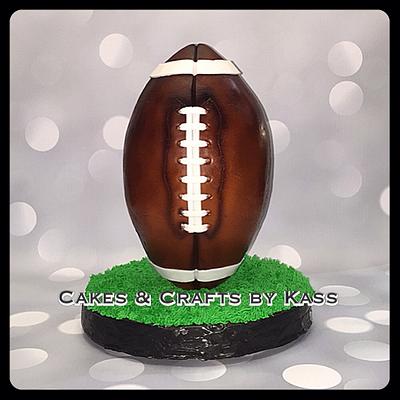 TOUCHDOWN!  - Cake by Cakes & Crafts by Kass 