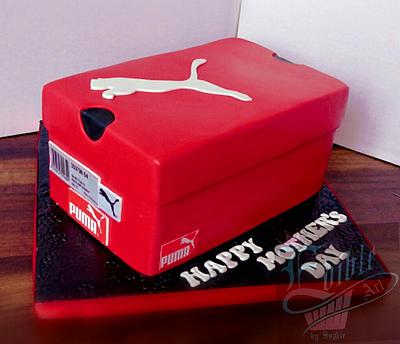 Shoe box for mum! - Cake by sophia haniff