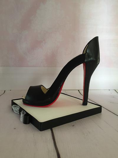 LV Shoe - Cake by Thesugarboxcakeco