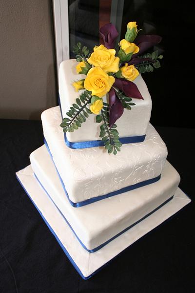 Traditional Wedding Cake - Cake by Kingfisher Cakes and Crafts