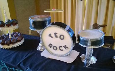 drums and rock - Cake by Adriana D'Albora