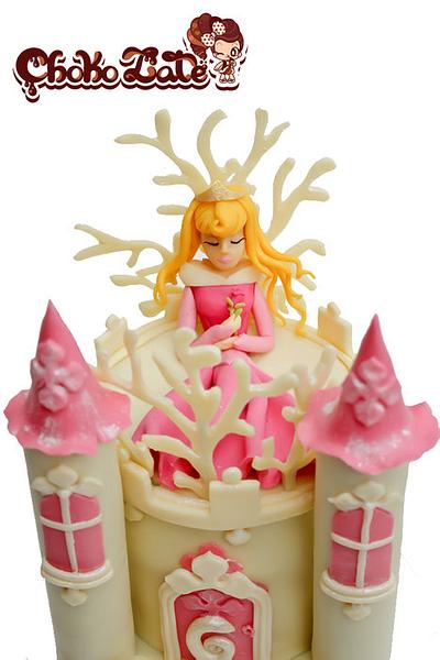 Sleeping beauty bed castle - Cake by ChokoLate Designs