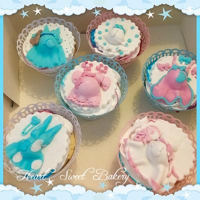 Gender reveal cupcakes - Cake by Heart