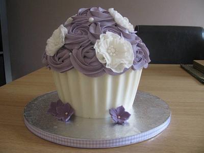 Birthday giant cupcake - Cake by HeatherBlossomCakes