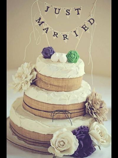 Burlap wedding cake  - Cake by Edible Sugar Art