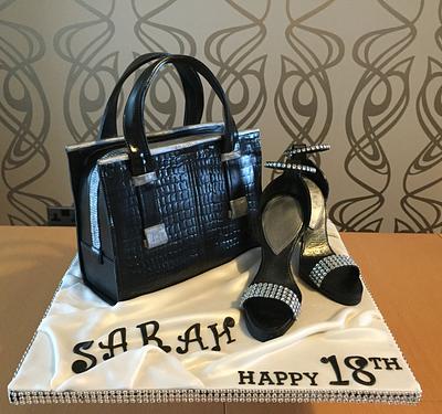Boxing Day 18th Birthday Glitz - Cake by Jill saunders