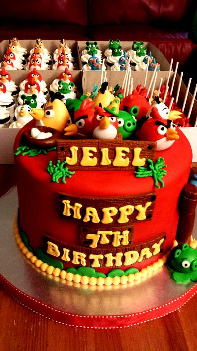 angry birds cake.. - Cake by piescakesnpastries