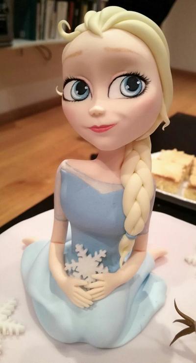 Elsa cake topper - Cake by CoooLcakes