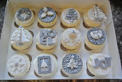 Christmas Cupcakes - Cake by Alison Bailey