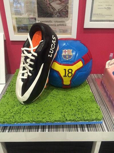 Soccer ball and shoe cake - Cake by ladygourmet