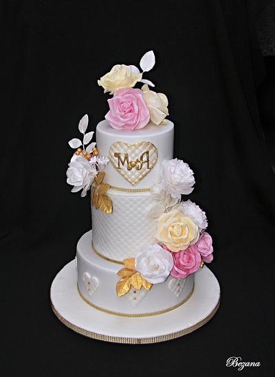 Wedding cake with flowers of edible paper - Cake by Zuzana Bezakova