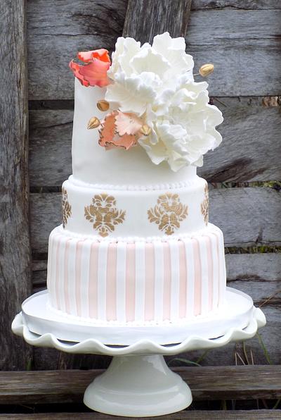 vintage wedding cake - Cake by La Belle Pâtissière