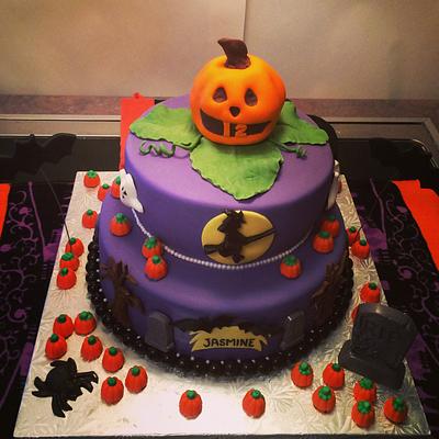 Halloween birthday cake - Cake by Nicolle Casanova