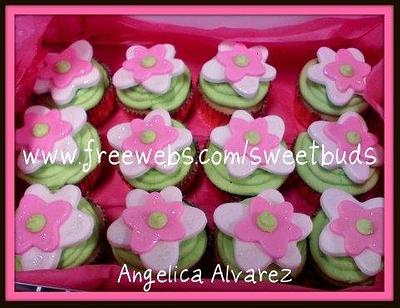 Whimsy Flower Cupcakes - Cake by Angelica