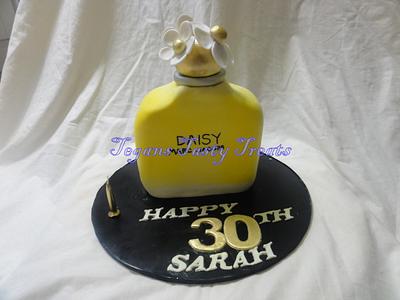 Perfume bottle cake. 'DAISY' by Marc Jacobs - Cake by Tegan Bennetts